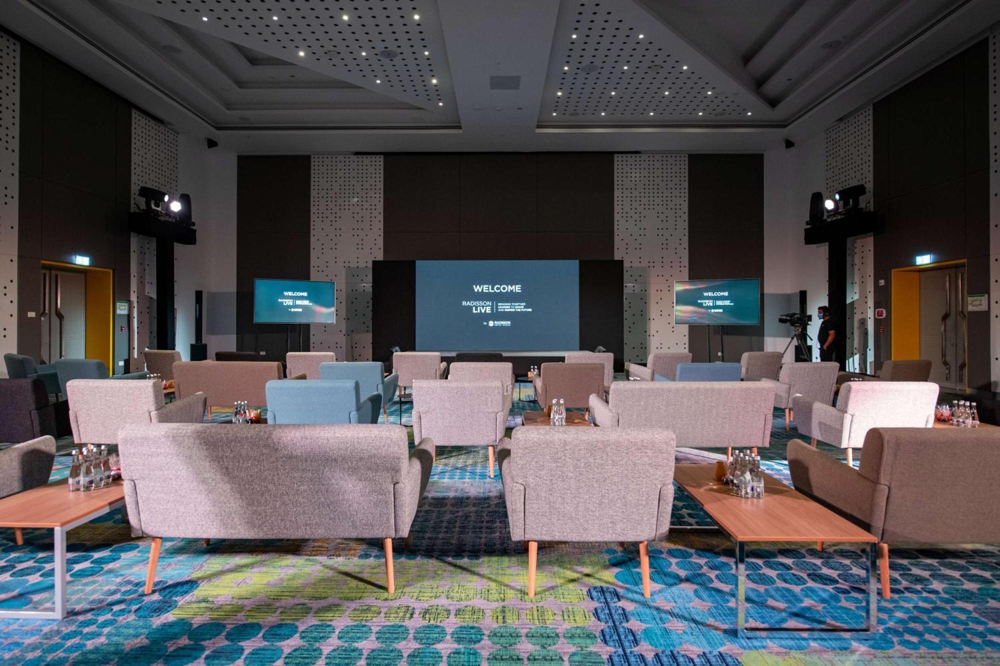 Radisson Red Dubai Silicon Oasis Hotel Kültér fotó